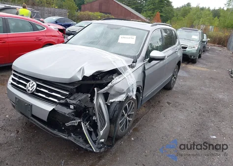 2021 Volkswagen Tiguan 2.0T Se/2.0T Se R-Line Black/2.0T Sel z USA, uszkodzony, nr VIN 3VV2B7AXXMM106421